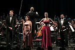 Die NachwuchskünstlerInnen: Zita Szemere, Alena Kropácková, Péter Balczó, Tomasz Kumiega und Patrick Hahn als Dirigent