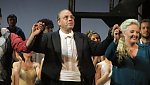 R. Paternostro und L. Watson beim Schlussaplaus der Reprise