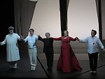 Schlussapplaus mit H. P. König, St. Heidemann, C. P Flor, E. Matos, R. Dean Smith, vlnr.