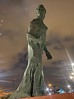 Statue von Alfredo Kraus vor dem Auditorio