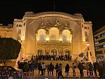 Schlange vor dem Théâtre Municipal in Tunis