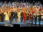 Keith Warner mit dem leading team und den Protagonisten in der Premiere