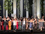 Schlussapplaus mit allen Protagonisten und Ulf Schirmer